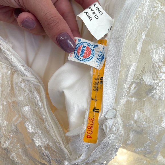 1980's Union Made Princess Ball Gown White Lace Puff Sleeve Beaded Dress - Picture 12 of 14